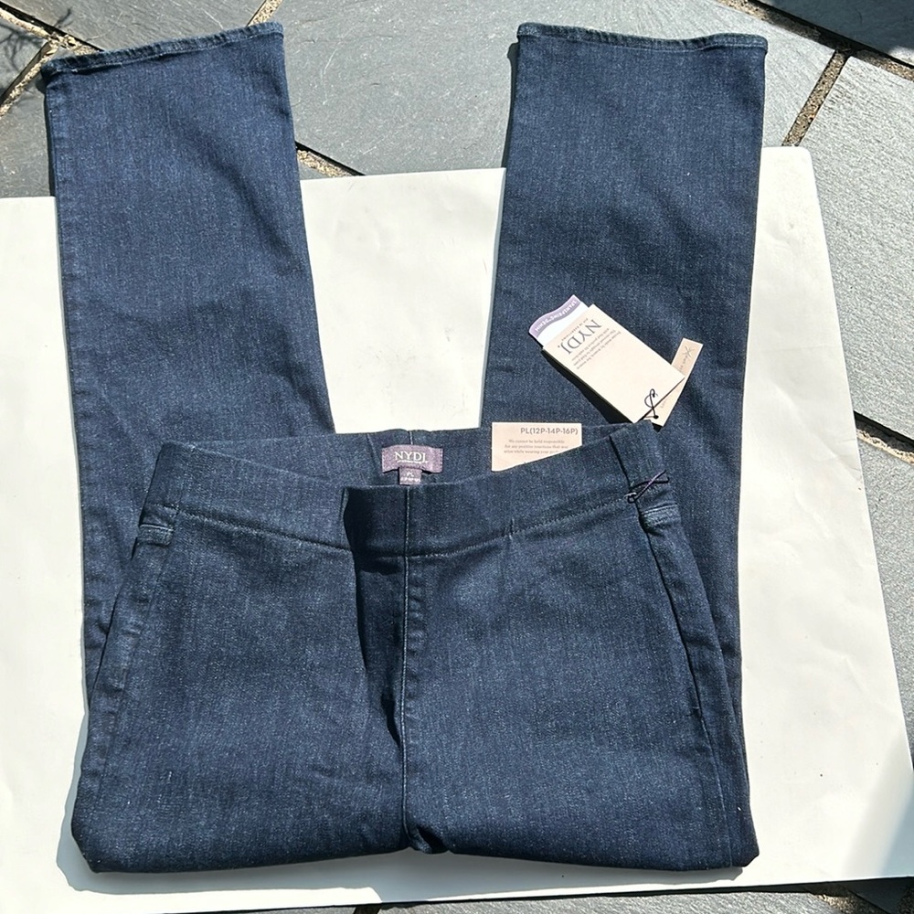 NYD Petite Large Langley Boot Cut Jeans NWT 14-16